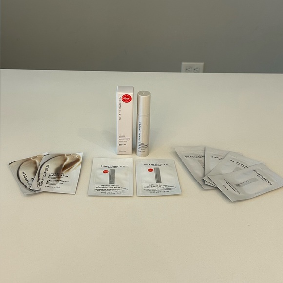 New! Set of 9- Shani Darden Skin Care Set - Picture 1 of 5